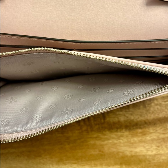Tory Burch wallet convertible crossbody - Picture 6 of 8